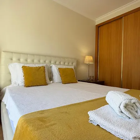 Old Town Retreat דירה