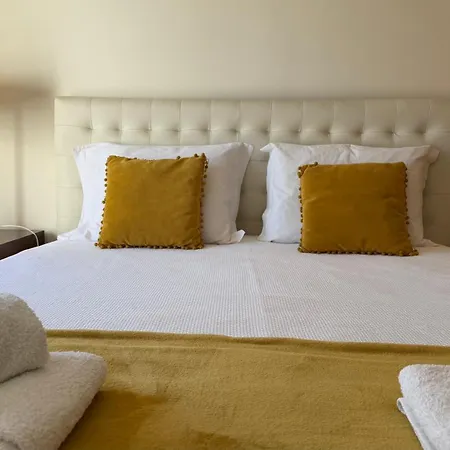 Old Town Retreat דירה אלבופיירה