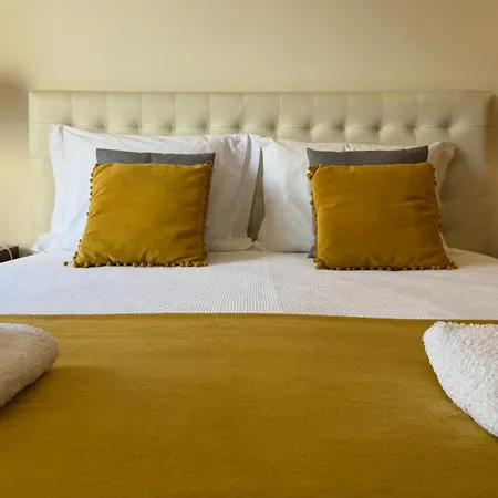 Old Town Retreat דירה